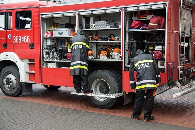 Voděodolné lepidlo na řasy: Tajemství dokonalého vzhledu za každého počasí